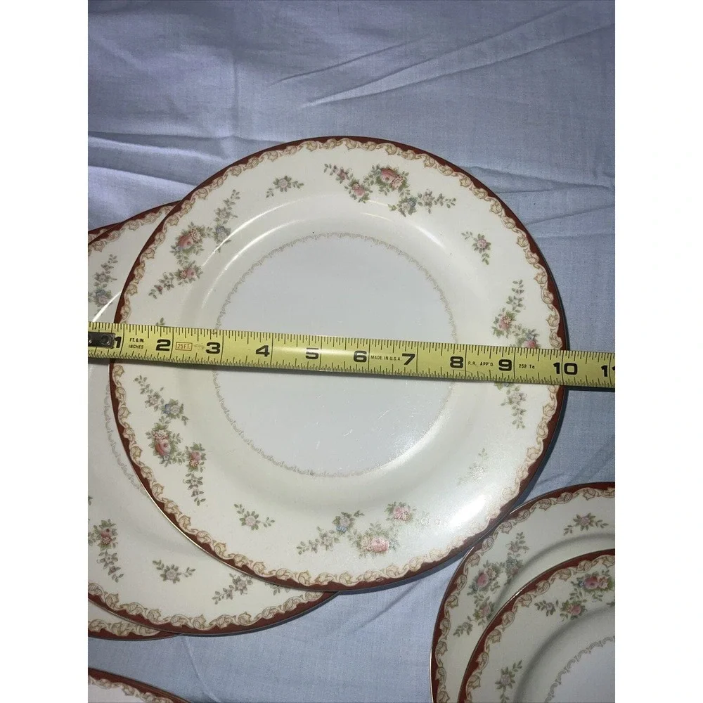 Cherry China (Japan) CHE7, Replacements, Red Border, Floral Sprays, 8 Pieces‎